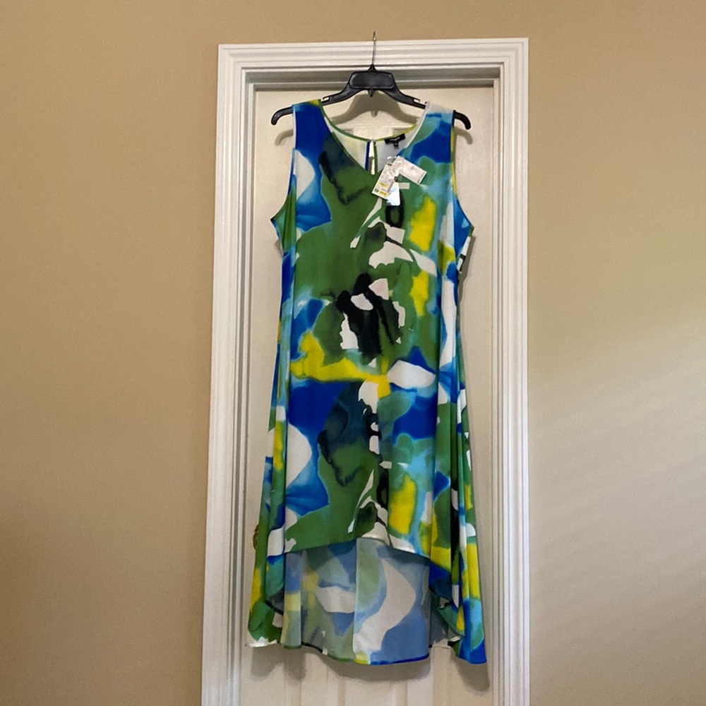New colorful flowing dress with tags.